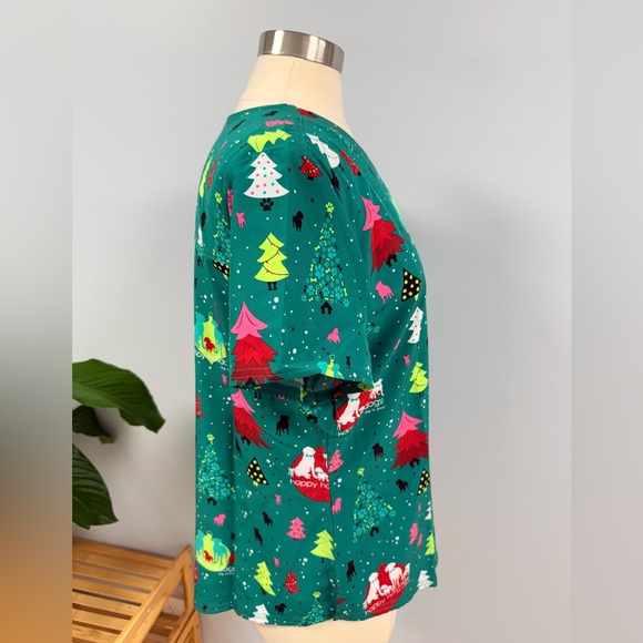 NWT Cherokee Christmas Dog Is Good XL Scrub Top Happy Holidogs Green Scrubs Dogs - Picture 3 of 7